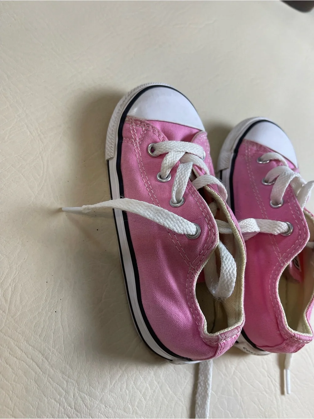 Kids pink low top converse toddler 9